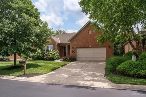 8022 Stonegate Dr, Cincinnati, OH 45255