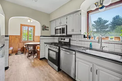 Kitchen - 1114 Benz Ave, Cincinnati, OH 45238 photo 1 of 2