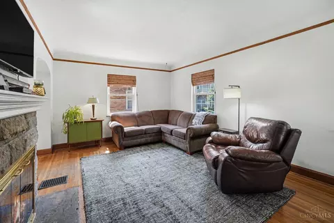 Living - 1114 Benz Ave, Cincinnati, OH 45238 photo 2 of 3