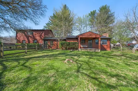 8135 Creek Woods Pl, Maineville, OH 45039