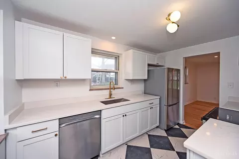 Kitchen - 117 Waxwing Dr, Reading, OH 45215 photo 3 of 4