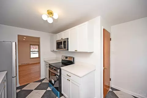 Kitchen - 117 Waxwing Dr, Reading, OH 45215 photo 4 of 4