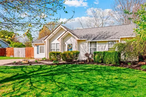 3895 Magnolia Dr, Amelia, OH 45102