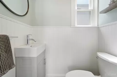Bath - 1317 Grace Ave, Cincinnati, OH 45208 photo 8 of 8