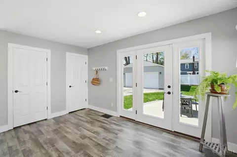 Entry Way - 1317 Grace Ave, Cincinnati, OH 45208 photo 9 of 9