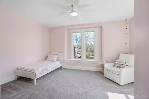 Bedroom - 1317 Grace Ave, Cincinnati, OH 45208 photo 7 of 14