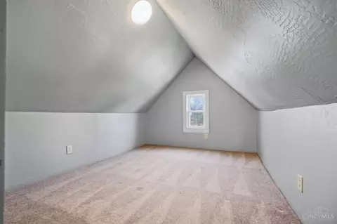 Bedroom - 1317 Grace Ave, Cincinnati, OH 45208 photo 13 of 14