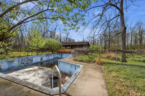Exterior - 1905 Greenpine Dr, Cincinnati, OH 45231 photo 14 of 28