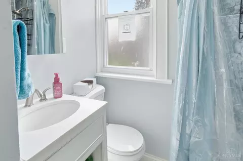 Bath - 3035 Feltz Ave, Cincinnati, OH 45211 photo 1 of 7