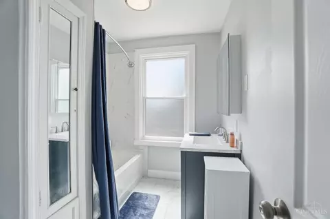 Bath - 3035 Feltz Ave, Cincinnati, OH 45211 photo 5 of 7