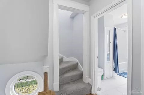 Entry Way - 3035 Feltz Ave, Cincinnati, OH 45211 photo 7 of 8