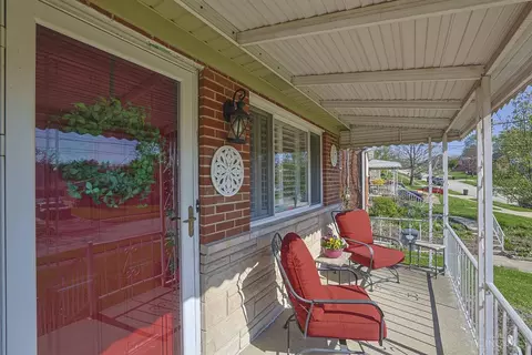 Exterior - 607 Libbejo Dr, Cincinnati, OH 45233 photo 2 of 6