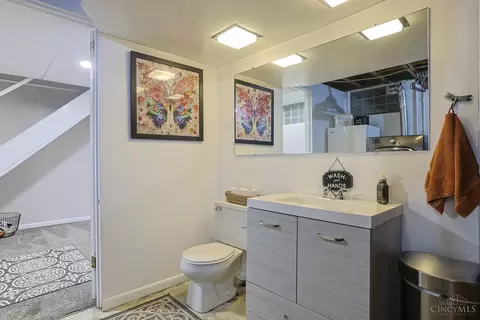Bath - 607 Libbejo Dr, Cincinnati, OH 45233 photo 3 of 4