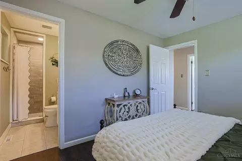 Bedroom - 607 Libbejo Dr, Cincinnati, OH 45233 photo 2 of 6