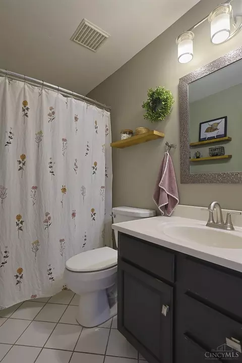 Bath - 607 Libbejo Dr, Cincinnati, OH 45233 photo 4 of 4