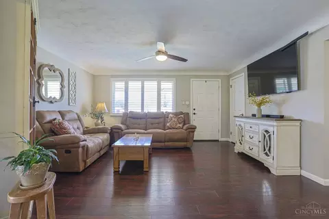 Living - 607 Libbejo Dr, Cincinnati, OH 45233 photo 1 of 3