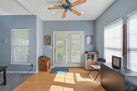 Entry Way - 6520 Sioux Pass Ct, Hamilton Township, OH 45039 photo 5 of 7