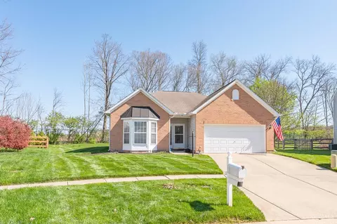 Exterior - 6520 Sioux Pass Ct, Hamilton Township, OH 45039 photo 3 of 13