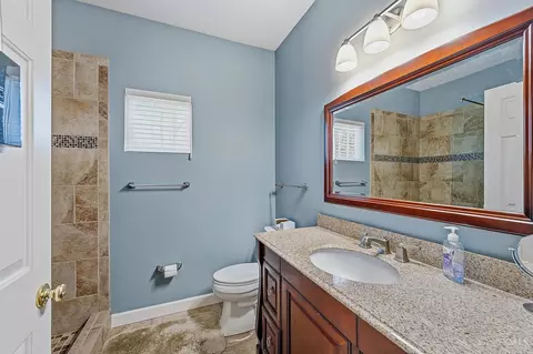 Bath - 6520 Sioux Pass Ct, Hamilton Township, OH 45039 photo 2 of 3