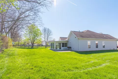 Exterior - 6520 Sioux Pass Ct, Hamilton Township, OH 45039 photo 8 of 13