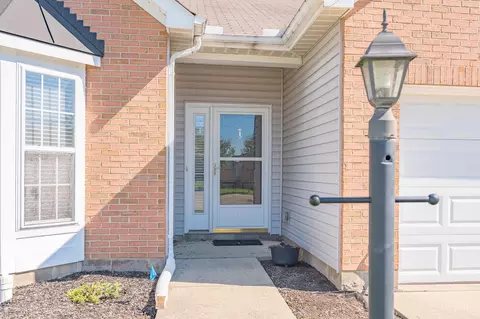 Entry Way - 6520 Sioux Pass Ct, Hamilton Township, OH 45039 photo 1 of 7