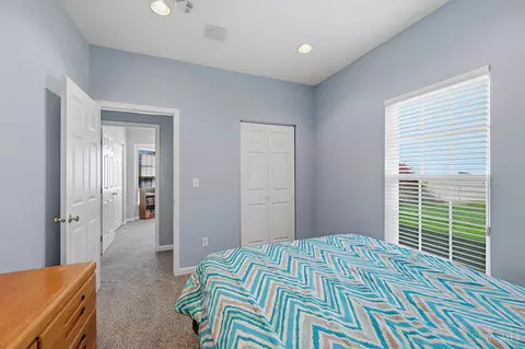 Bedroom - 6520 Sioux Pass Ct, Hamilton Township, OH 45039 photo 2 of 4