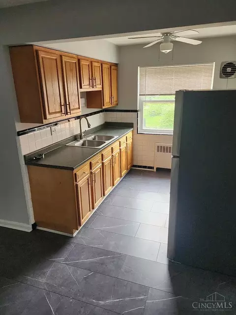 Kitchen - 5568 Beechmont Ave, Cincinnati, OH 45230 photo 8 of 8