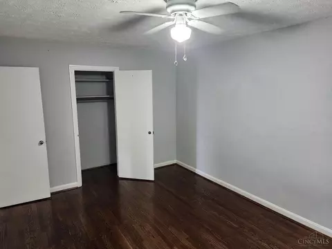 Bedroom - 5568 Beechmont Ave, Cincinnati, OH 45230 photo 9 of 9