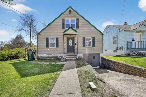 1893 Ashbrook Dr, Cincinnati, OH 45238