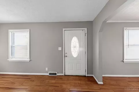 1893 Ashbrook Dr, Cincinnati, OH 45238 photo 9