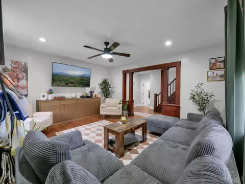 Living - 164 Walnut St, Williamsburg, OH 45176 photo 3 of 4