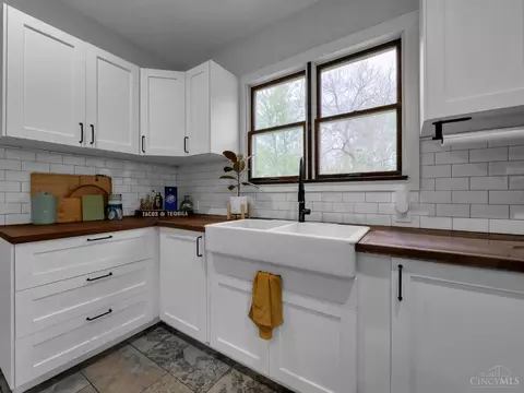 Kitchen - 164 Walnut St, Williamsburg, OH 45176 photo 4 of 5