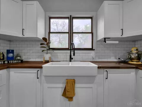 Kitchen - 164 Walnut St, Williamsburg, OH 45176 photo 5 of 5
