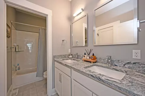 Bath - 3725 Maple Park Ave, Cincinnati, OH 45209 photo 4 of 6