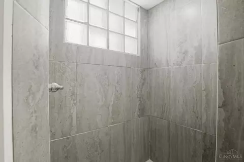 Bath - 2711 Baker Ave, Cincinnati, OH 45211 photo 3 of 3