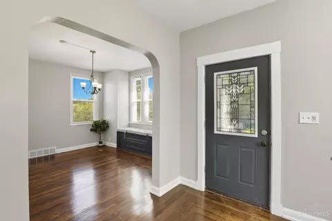 Entry Way - 2711 Baker Ave, Cincinnati, OH 45211 photo 1 of 4