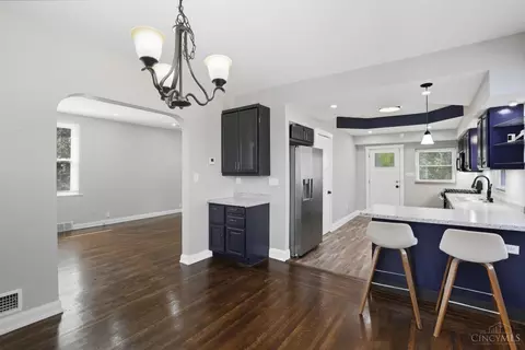 Entry Way - 2711 Baker Ave, Cincinnati, OH 45211 photo 2 of 4