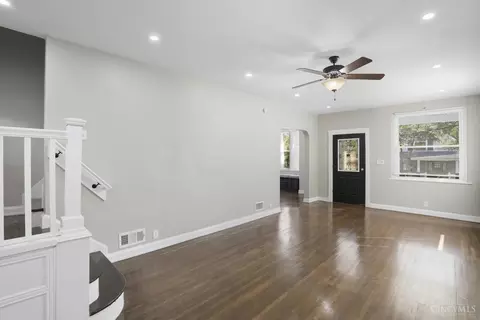 Living - 2711 Baker Ave, Cincinnati, OH 45211 photo 3 of 4