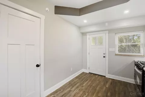 Entry Way - 2711 Baker Ave, Cincinnati, OH 45211 photo 4 of 4