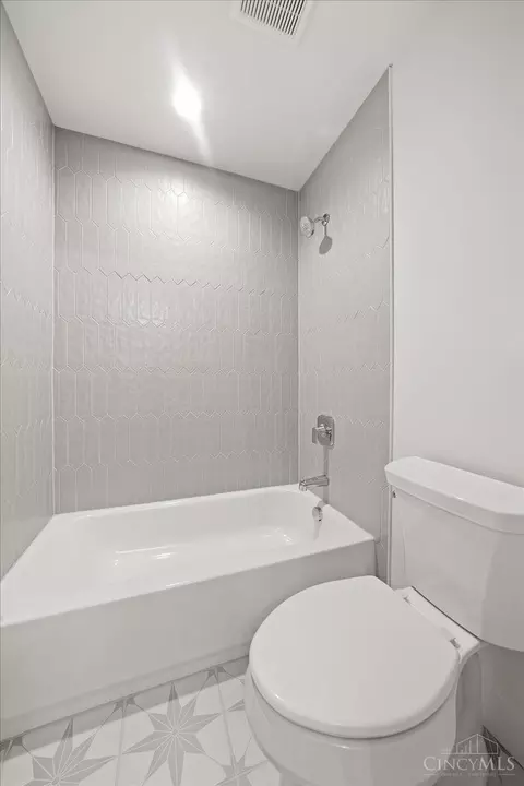 Bath - 3119 Hackberry St, Cincinnati, OH 45207 photo 6 of 6