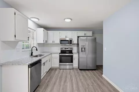 Kitchen - 1400 Sigma Cir, Cincinnati, OH 45255 photo 2 of 3