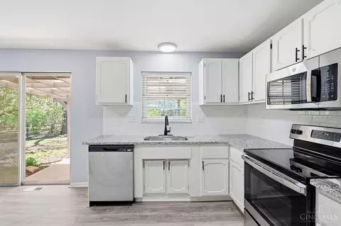 Kitchen - 1400 Sigma Cir, Cincinnati, OH 45255 photo 3 of 3