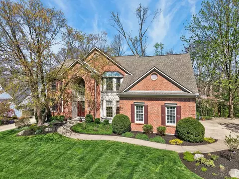 1308 Woodlake Ct, Loveland, OH 45140