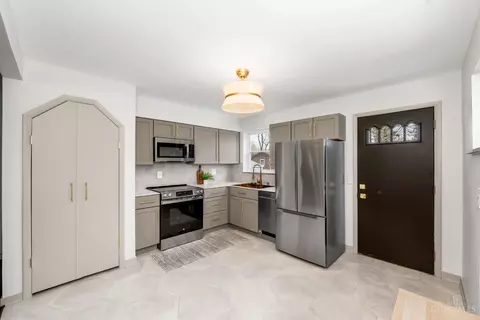 Kitchen - 1710 Krylon Dr, Reading, OH 45215 photo 3 of 4