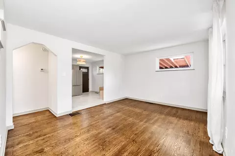 Living - 1710 Krylon Dr, Reading, OH 45215 photo 2 of 6