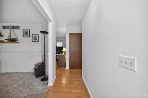 Entry Way - 8839 Pollard Pl, Maineville, OH 45039 photo 1 of 6
