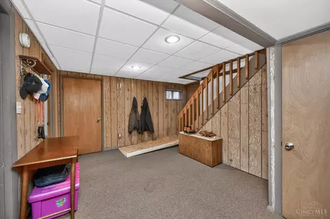 Entry Way - 8839 Pollard Pl, Maineville, OH 45039 photo 5 of 6