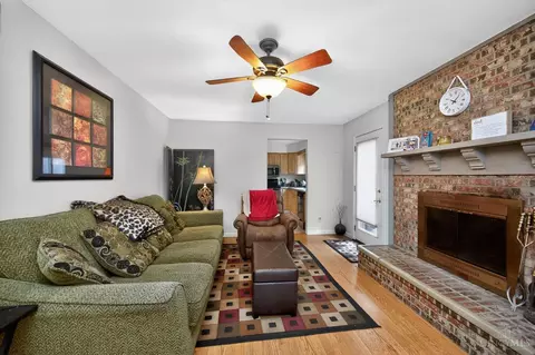 Living - 8839 Pollard Pl, Maineville, OH 45039 photo 4 of 4