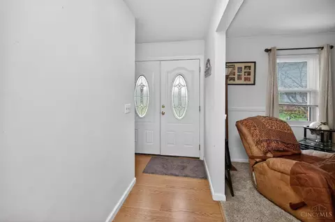 Entry Way - 8839 Pollard Pl, Maineville, OH 45039 photo 2 of 6