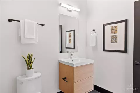 Bath - 3533 Eden Ave, Cincinnati, OH 45229 photo 6 of 6